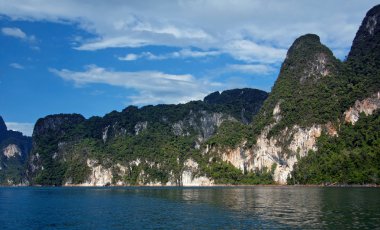 Khao sok dağ ve göl Tayland