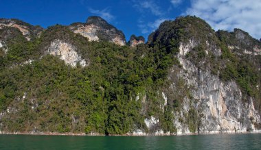 Khao sok dağ ve göl Tayland
