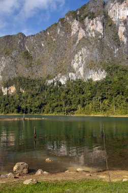 Khao sok dağ ve göl Tayland