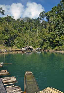 Khao sok dağ ve göl Tayland