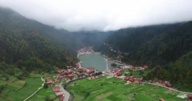 Uzungl, Trabzon ilinin güneyinde, Trabzon ilinin Aykara ilçesine bağlı bir göldür..