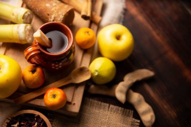 Ponche de Frutas. Noel meyveli punç Meksika 'da geleneksel olarak postalar ve Noel zamanı tüketilen bir karışım.