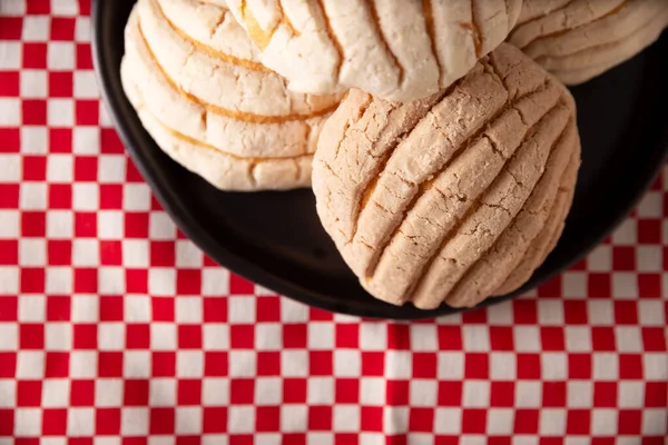 Conchas 墨西哥甜面包卷 外型似贝壳 早餐时通常与咖啡或热巧克力一起食用 或作为下午小吃 — 图库照片