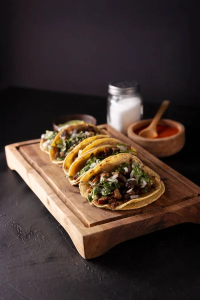 Tacos Suadero Carne Frita Una Tortilla Maíz Comida Callejera Cdmx —  Fotos de Stock