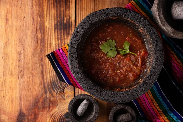 Molcajete Met Rode Saus Traditionele Mexicaanse Versie Van Mortel Stamper — Stockfoto