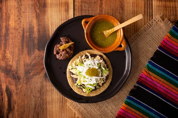 Sopes Pollo Traditional Homemade Mexican Appetizer Prepared Fried Corn Dough — Stockfoto