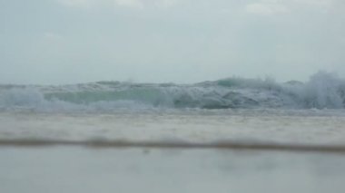 sörf. büyük dalgalar.