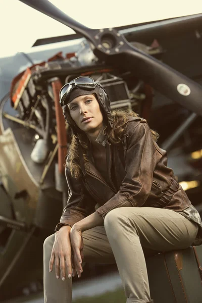 Beautiful woman aviator: vintage photo — Stock Photo, Image