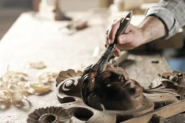 Hands of a craftsman — Stock Photo, Image