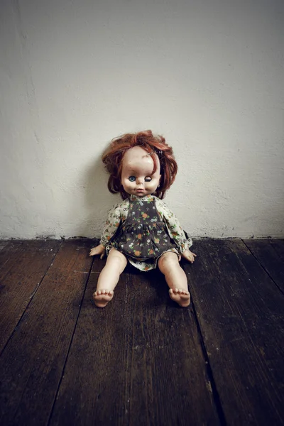 Danneggiato Vintage Doll — Foto Stock