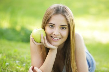 olumlu bir genç kadının portresi