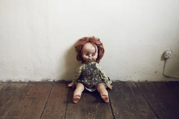 Danneggiato Vintage Doll — Foto Stock