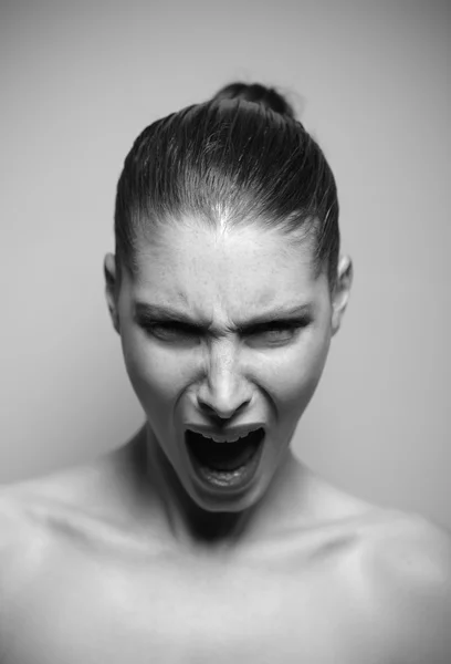 Beautiful woman shouting angry — Stock Photo, Image