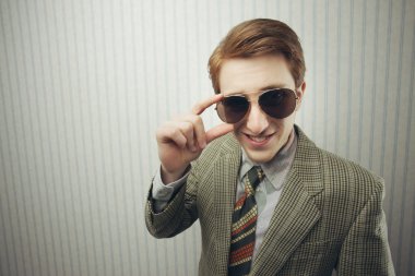 kalitesiz retro işadamı