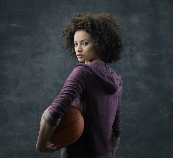 Női kosárlabda játékos — Stock Fotó