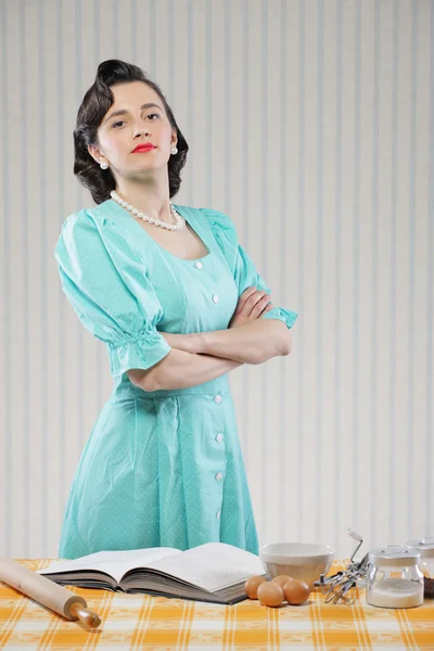 Housewife in the kitchen — Stock Photo, Image