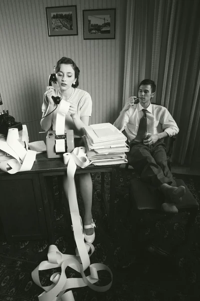 Contabilista secretário retro mulher vintage escritório — Fotografia de Stock