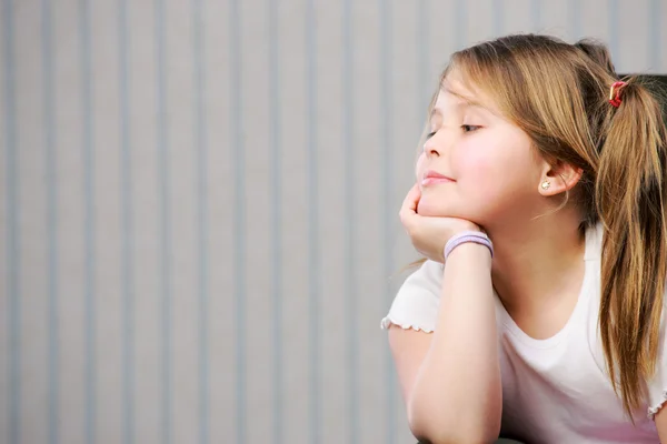 Portrait of a little beautiful girl — Stock Photo, Image