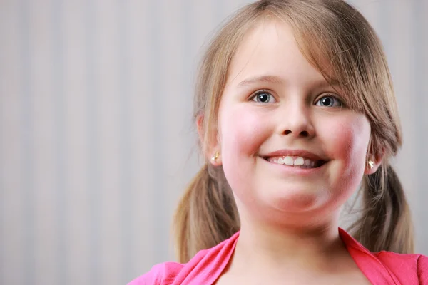 Portrait of a little beautiful girl — Stock Photo, Image