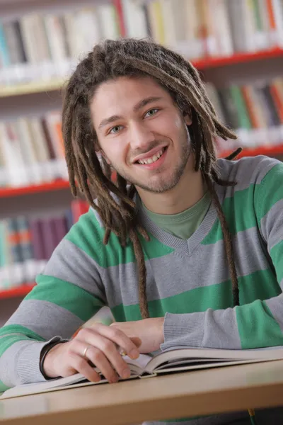 Student in library — Stock Photo, Image