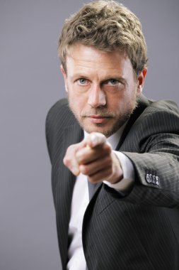 Sana işaret eden işadamı