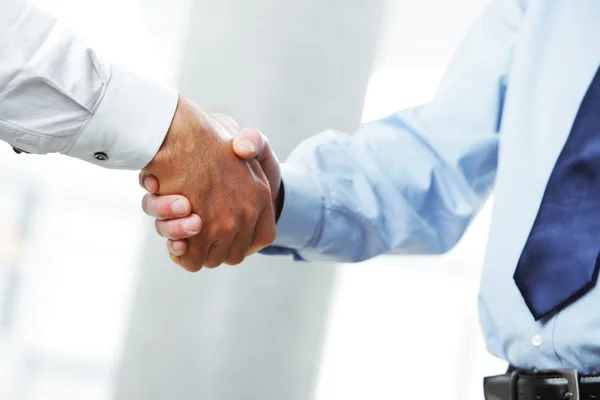 Businessmen shaking hands — Stock Photo, Image