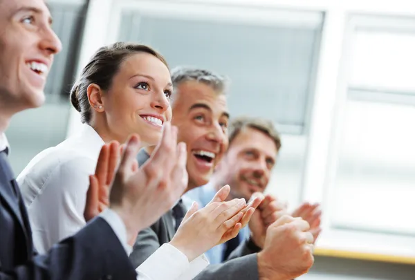 Clapping business people — Stock Photo, Image