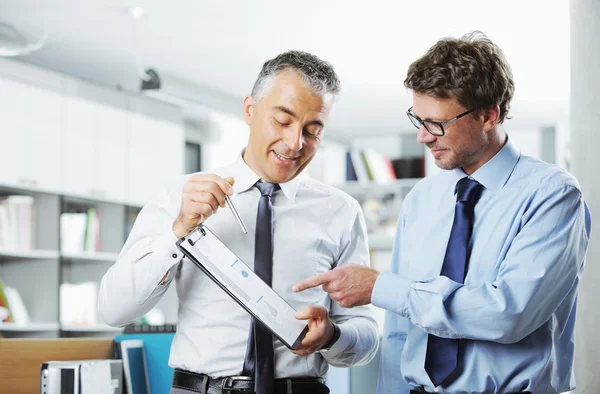 Geschäft im Meeting — Stockfoto