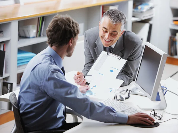 Geschäft im Meeting — Stockfoto