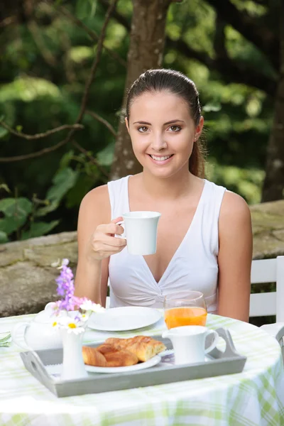 Pequeno-almoço ao ar livre — Fotografia de Stock