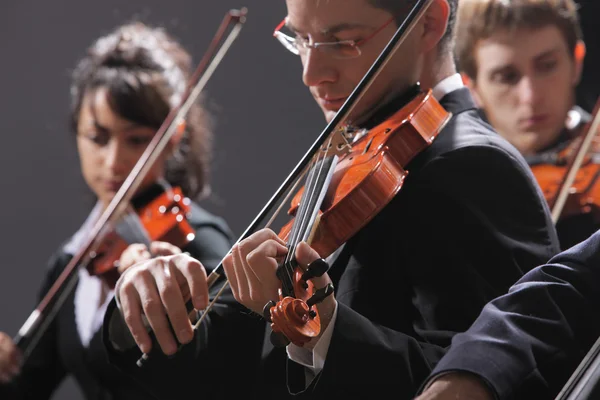 Música clássica. Violinistas em concerto — Fotografia de Stock