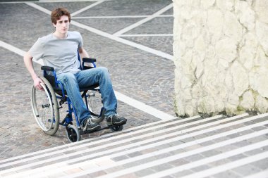 tekerlekli sandalye inaccessable merdiven