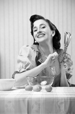 mutfakta ev kadını