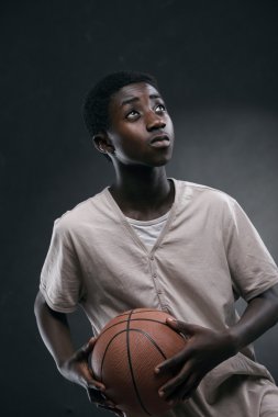 çocukla basketbol