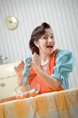 mutfakta ev kadını