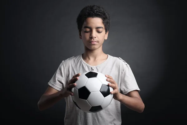 Jogador de futebol adolescente — Fotografia de Stock