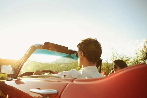 Vintage Car Couple — Stock Photo, Image