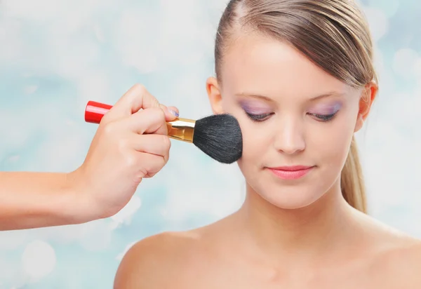 Applying professional make up — Stock Photo, Image