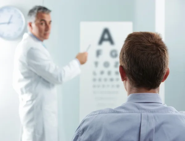 Eye exam — Stock Photo, Image