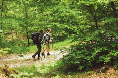 iki nordic walkers