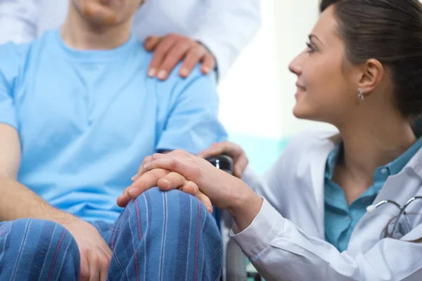 Taking care of a patient — Stock Photo, Image