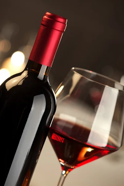 Wijnglas en fles stilleven — Stockfoto