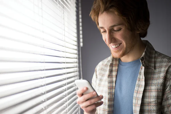 Text messaging on smartphone — Stock Photo, Image