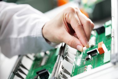 Elektronik komponent derleme