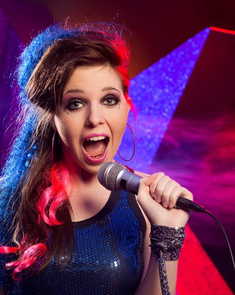 Young pop star performing — Stock Photo, Image