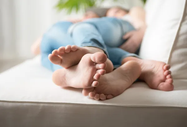 Loving couple feet — Stock Photo, Image