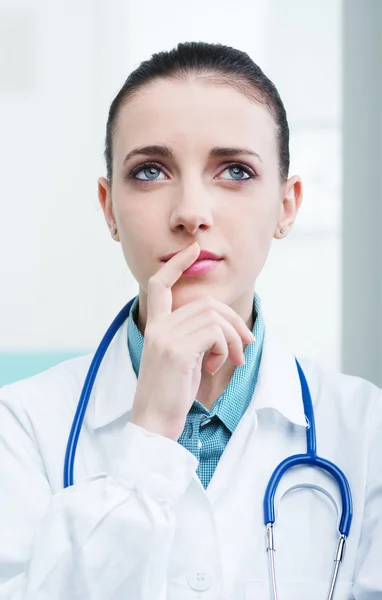 Doctor thinking — Stock Photo, Image