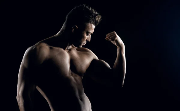 Body builder posing — Stock Photo, Image