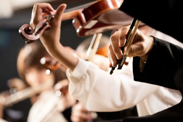 Violinistas realizando, mãos de perto — Fotografia de Stock