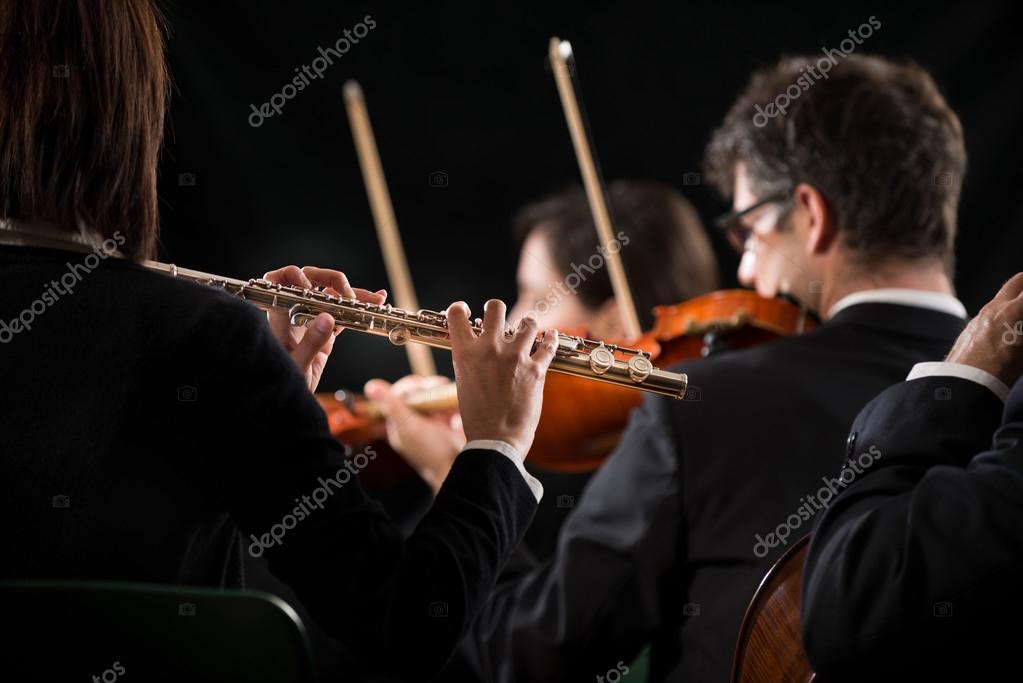 Symphony orchestra performance flutist closeup — Stock Photo